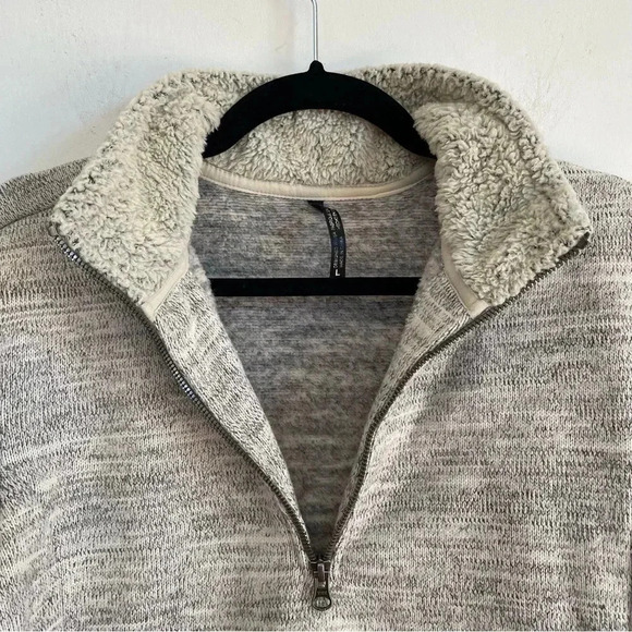 KUHL Alaska 1/2 Zip Jacket Light Gray Cozy Winter Sweater Fleece Women’s - Picture 4 of 10